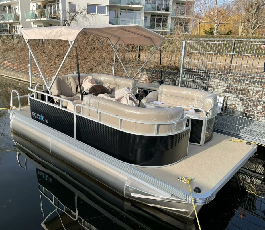 Neues Schulungsboot