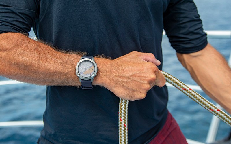 Stilvoller Begleiter: Garmin quatix 6 Marineuhr / Smartwatch