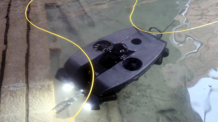 Deep Trekker REVOLUTION ROV