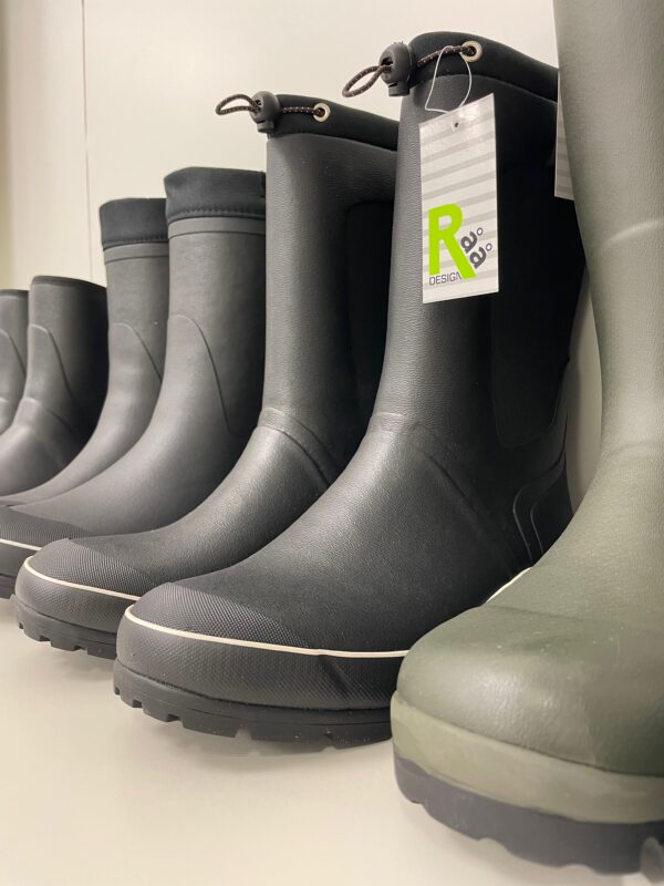 Handgefertigte Naturkautschukstiefel
