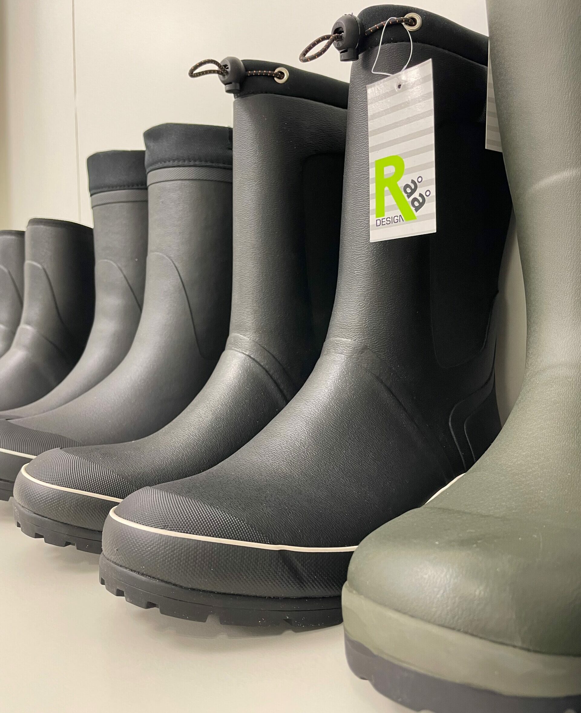 Handgefertigte Naturkautschukstiefel