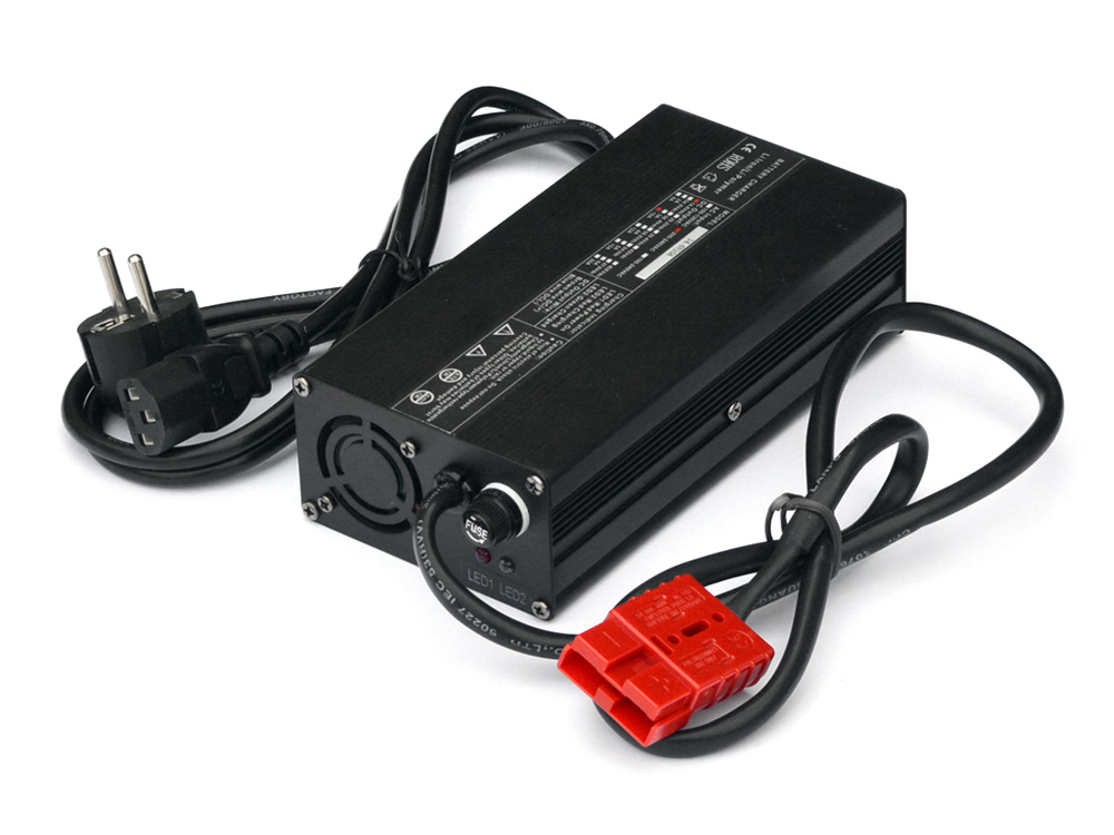 Rigbee LiFePO4 Akkukoffer 24V 50Ah / 1280Wh inkl. Ladegerät